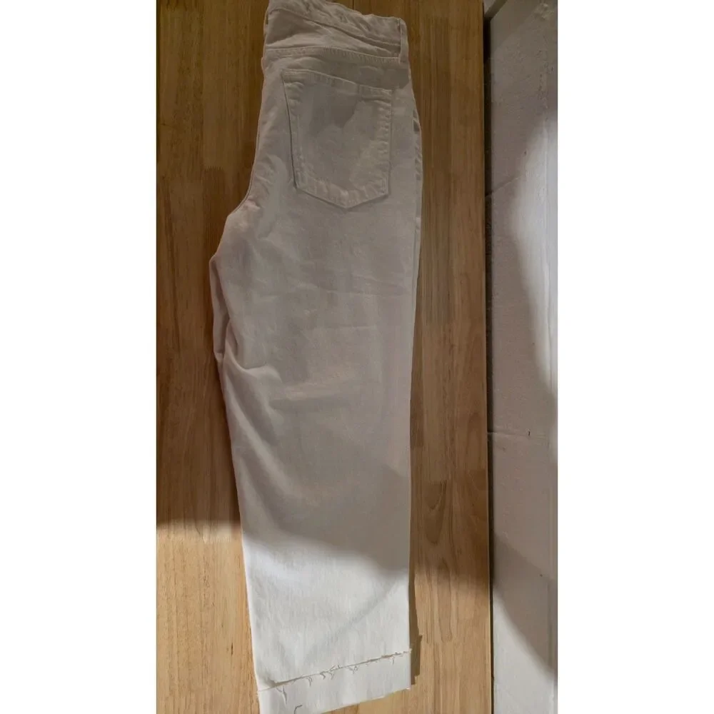 Universal Thread Women's Straight Leg/ White/ High Rise Denim - Picture 5 of 5